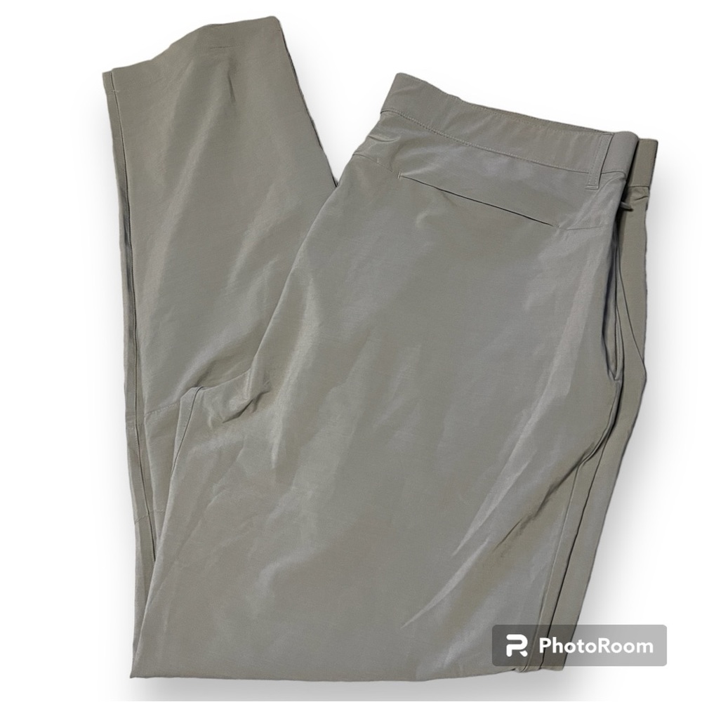NWT Fabletics men’s The Only Pants - classic fit, XL